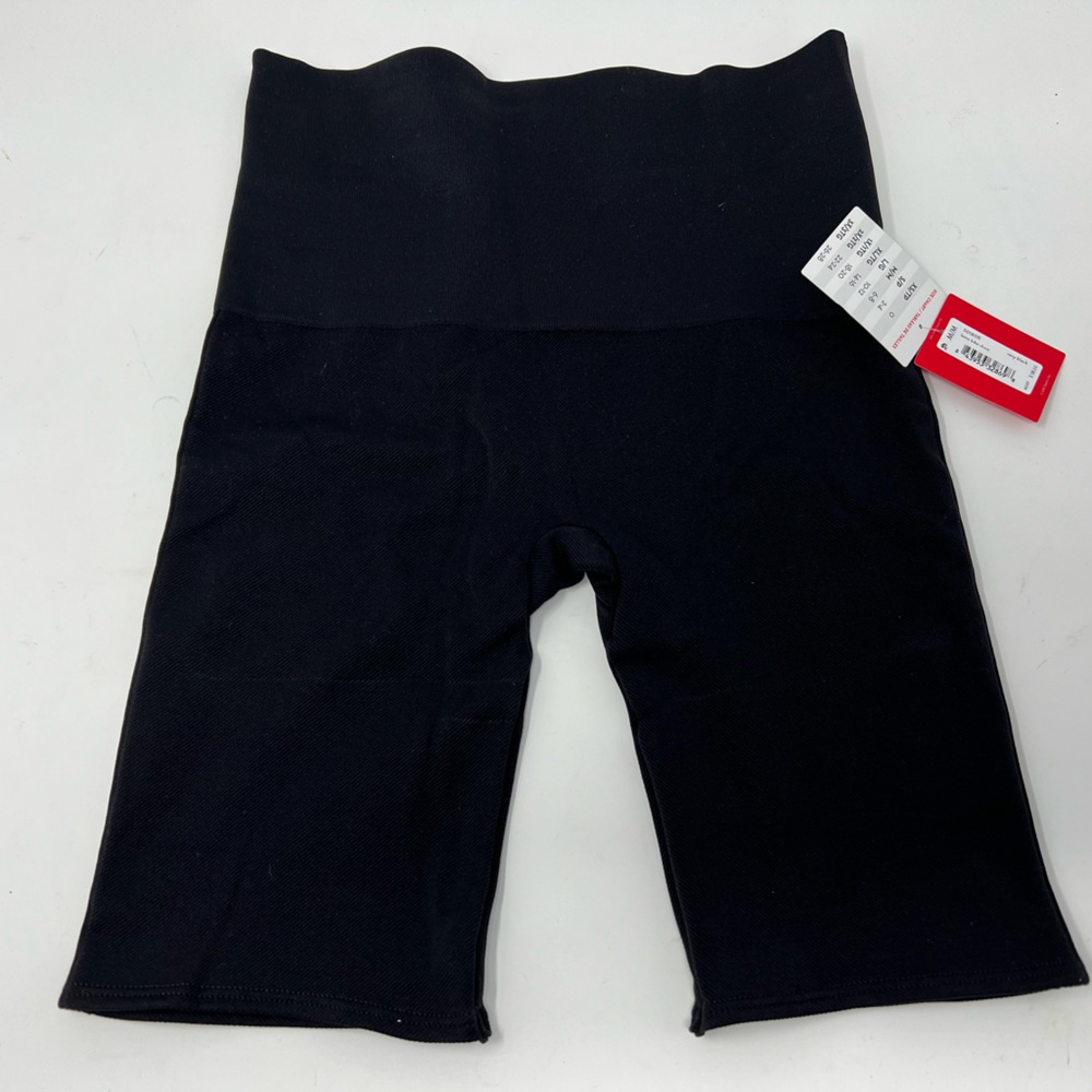 Spanx Look At Me Now seamless bike shorts black size medium